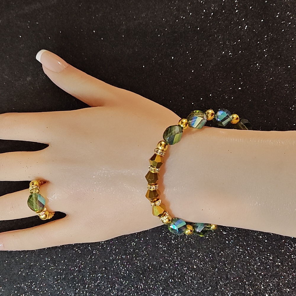 Handmade Green Faceted W/ Gold Metal Beads Wire Bracelet & Stretch Ring - Picture 5 of 5